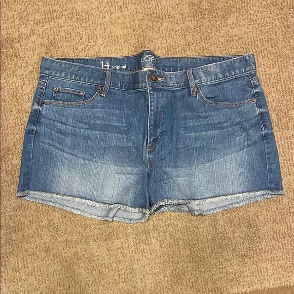 LOFT Medium Wash Jean Shorts Relaxed Fit - Picture 1 of 5